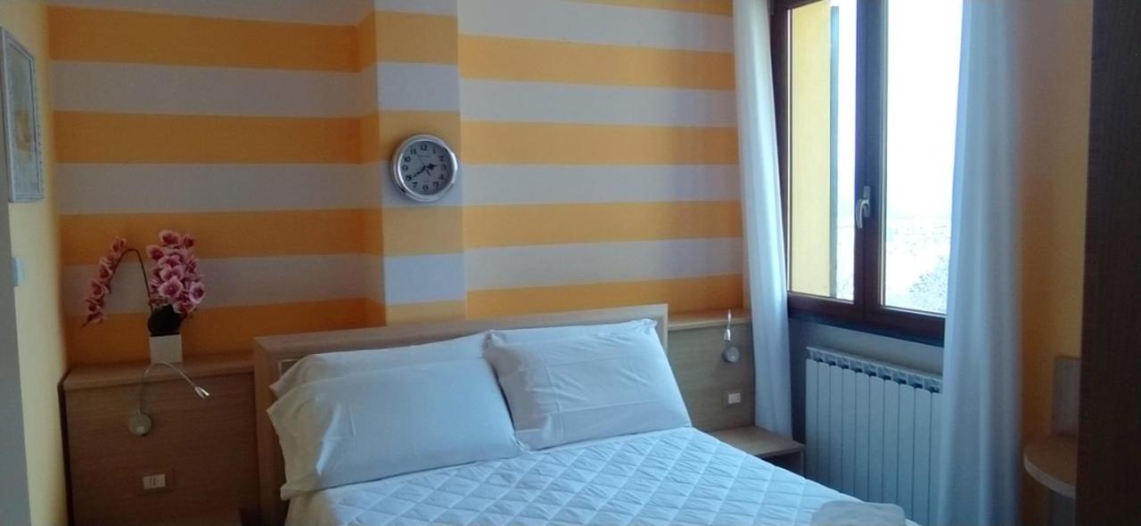 Agriturismo La Pietra 1 E La Pietra 2 La Spezia Bagian luar foto