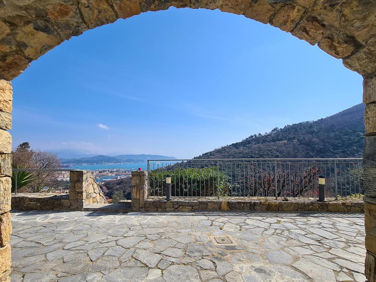 Agriturismo La Pietra 1 E La Pietra 2 La Spezia Bagian luar foto
