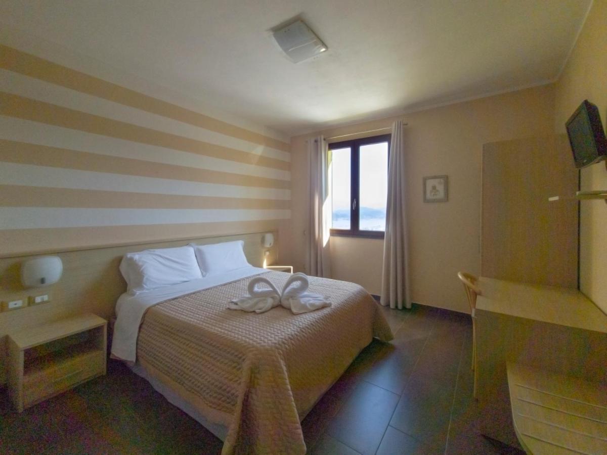 Agriturismo La Pietra 1 E La Pietra 2 La Spezia Bagian luar foto