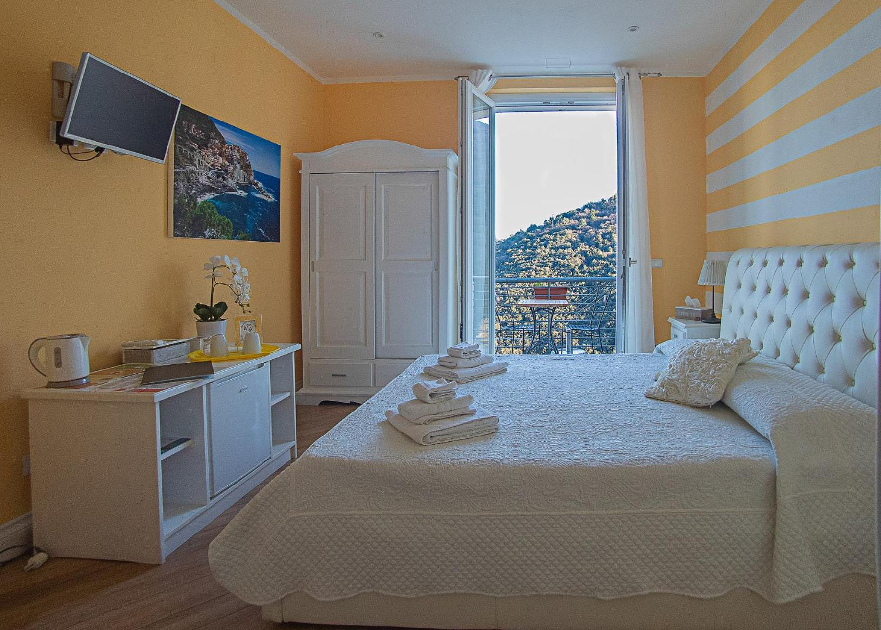 Agriturismo La Pietra 1 E La Pietra 2 La Spezia Bagian luar foto