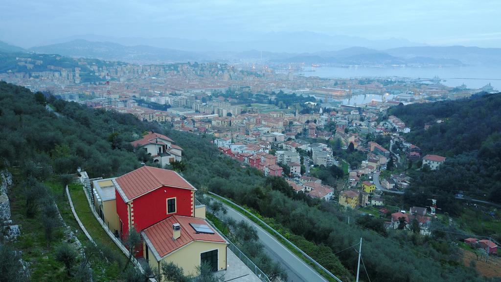 Agriturismo La Pietra 1 E La Pietra 2 La Spezia Bagian luar foto
